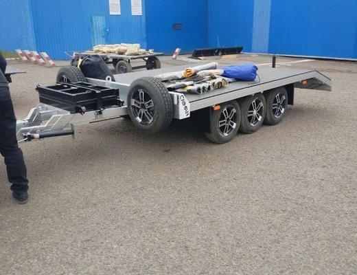 Прицеп для перевозки спецтехники, авто