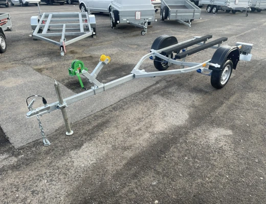 Прицеп Treiler Модель 829440 Исполнение Дельфин 3,9 рес Газель без колес