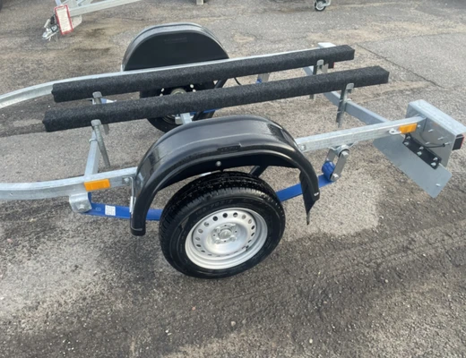 Прицеп Treiler Модель 829440 Исполнение Дельфин 3,9 рес Газель без колес