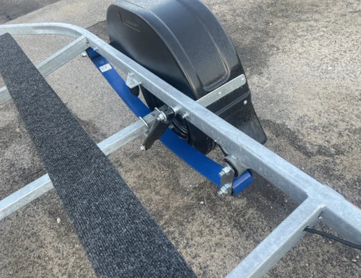 Прицеп Treiler Модель 829440 Исполнение Дельфин 3,9 рес Газель без колес