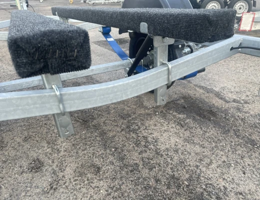 Прицеп Treiler Модель 829440 Исполнение Дельфин 3,9 рес Газель без колес