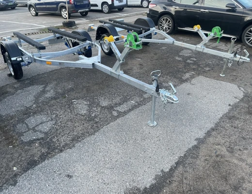 Прицеп Treiler Модель 829440 Исполнение Дельфин 3,9 рес Газель без колес