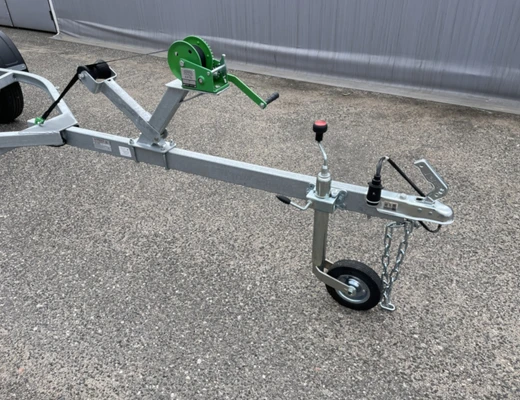 Прицеп Treiler Модель 829440 Исполнение Дельфин 3,9 рес AL-Ko БЕЗ КОЛЕС Передвижная ось вдоль рамы