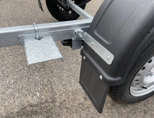 Прицеп Treiler Модель 829440 Исполнение Дельфин 3,9 рес AL-Ko БЕЗ КОЛЕС Передвижная ось вдоль рамы