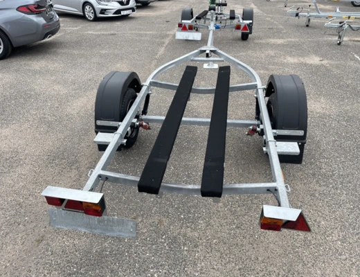 Прицеп Treiler Модель 829440 Исполнение Дельфин 3,9 рес AL-Ko БЕЗ КОЛЕС Передвижная ось вдоль рамы