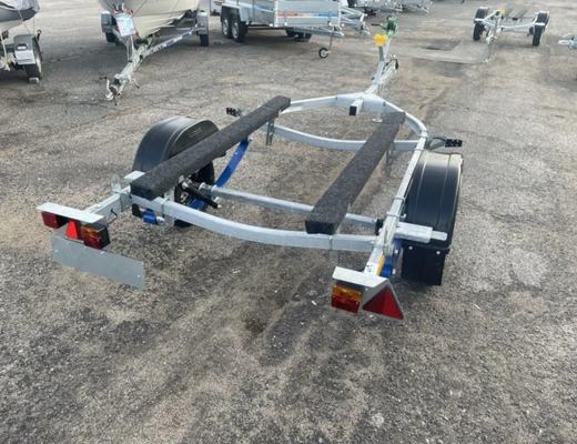 Прицеп Treiler Модель 82944С Исполнение Дельфин 4,2 рес БЕЗ КОЛЕС