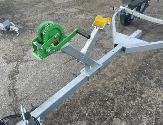 Прицеп Treiler Модель 82944С Исполнение Дельфин 4,2 рес БЕЗ КОЛЕС