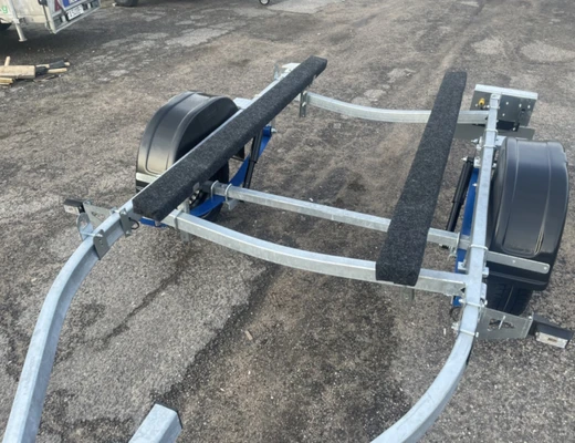 Прицеп Treiler Модель 82944С Исполнение Дельфин 4,2 рес БЕЗ КОЛЕС