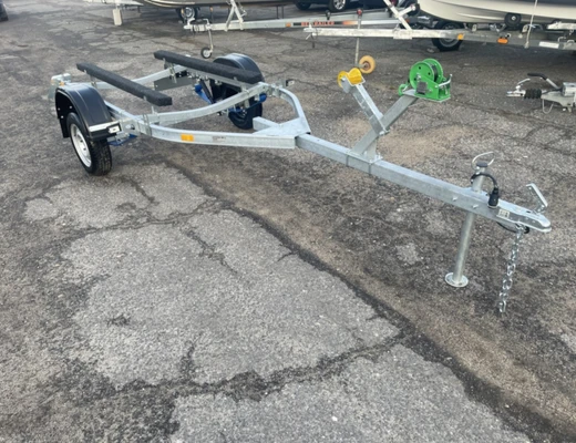 Прицеп Treiler Модель 82944С Исполнение Дельфин 4,2 рес БЕЗ КОЛЕС