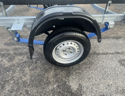 Прицеп Treiler Модель 82944С Исполнение Дельфин 4,2 рес БЕЗ КОЛЕС