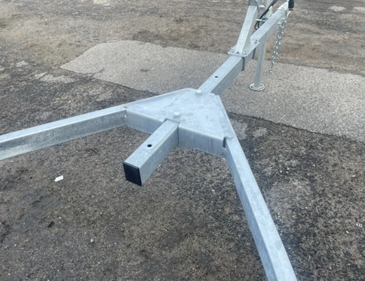 Прицеп Treiler Модель 82944С Исполнение Дельфин 4,2 рес БЕЗ КОЛЕС